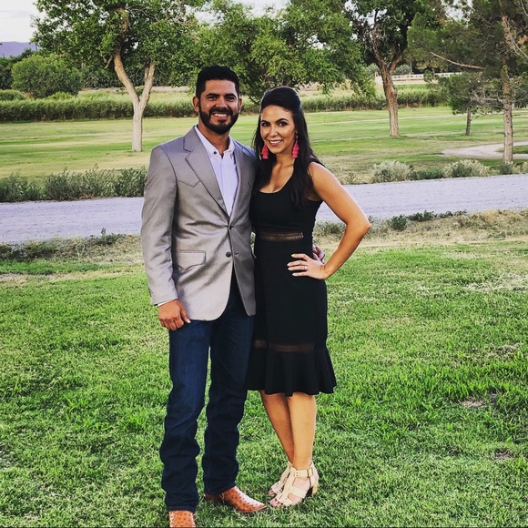 Meet your Posher, Alison - Picture 2 of 2